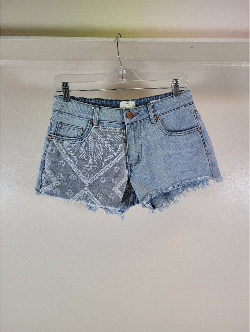 Cotton on womens mid saturday jeans short size 4 blue denim shorts bandana